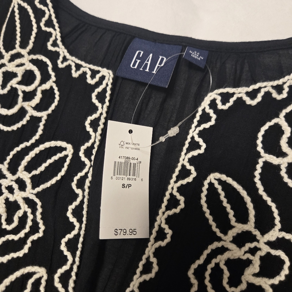NWT - GAP Black Embellished Cap Sleeve Blouse - Picture 2 of 4